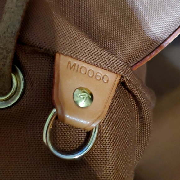 LOUIS VUITTON MONTSOURIS MONOGRAM XL BACKPACK - Picture 5 of 12